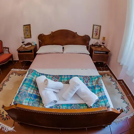 Athens Quinta-2